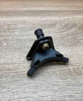 Mercedes-Benz E W213 Shock absorber/damper mounting bracket A2123230040