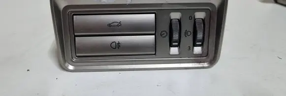 Fog light switch