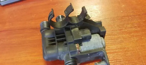 BMW X5 E53 Coolant heater control valve 8374995