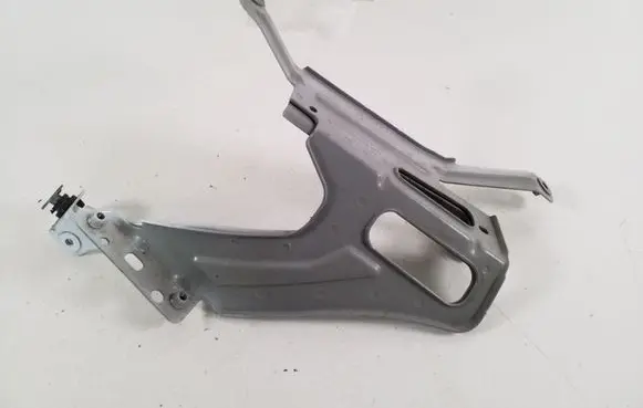 Audi A6 S6 C8 4K Fender mounting bracket 4K0821131
