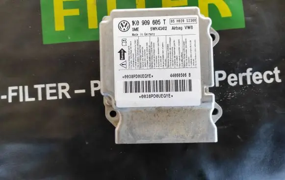 Volkswagen Golf V Airbag control unit/module 1k0909605t