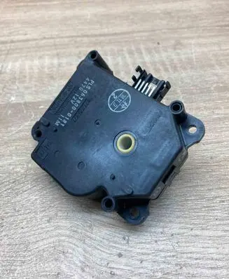 Toyota Prius (XW30) Air flap motor/actuator 0638000181 447012V