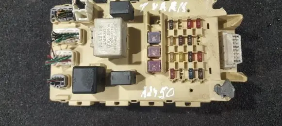 Toyota Yaris Fuse box set