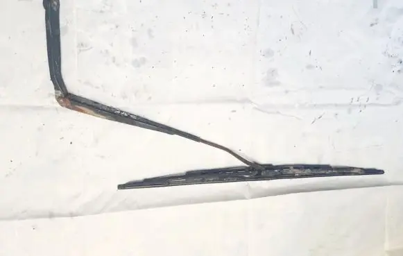 Hyundai Trajet Front wiper blade arm