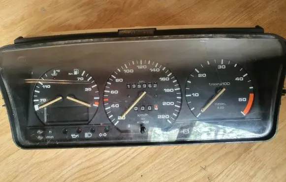 Volkswagen PASSAT B4 Speedometer (instrument cluster) 357919033 5220029110