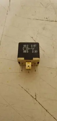 Volkswagen Golf II Other relay 141951253B PA66GF30