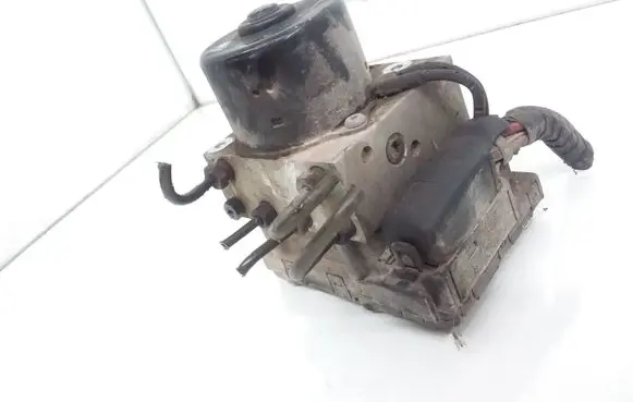 Volkswagen Golf III ABS Pump 3A0907379D 10020400824