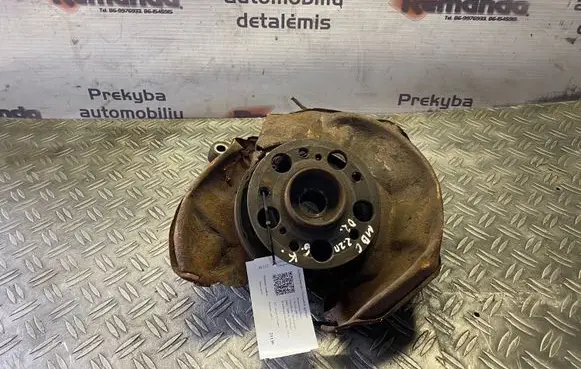 Mercedes-Benz C W203 Rear wheel hub