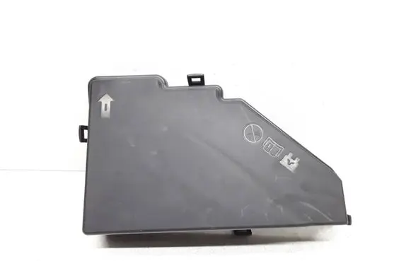 Volvo S90, V90 Fuse box cover 31398001