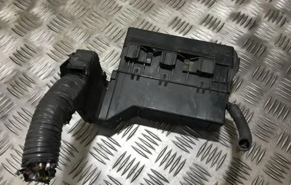 Nissan X-Trail T30 Fuse box set 71543266 7154-3266