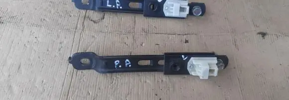 Citroen C-Crosser Seat belt adjustment rail