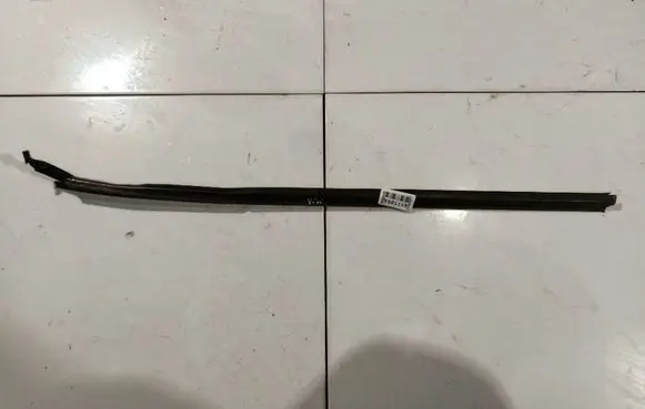 Peugeot 406 Front door glass trim molding 