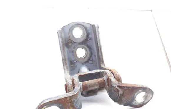 Nissan Primera Rear door lower hinge