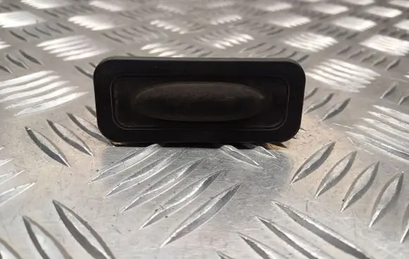 Renault Megane III Tailgate opening switch 8200076256 88000001