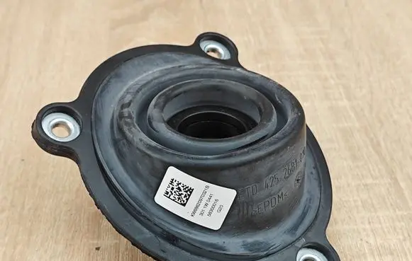 BMW 4 G22 G23 G24 G26 Other engine bay part 6862097