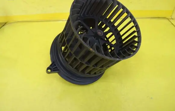 Ford Fusion Heater fan/blower VP2S6H18456AD