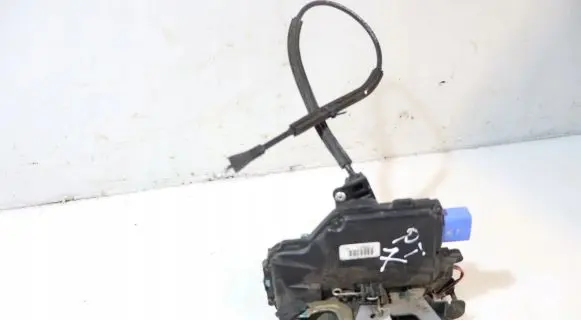 Seat Toledo III (5P) Rear door lock