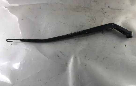 Toyota Auris 150 Front wiper blade arm