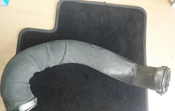 Audi A4 S4 B8 8K Intercooler pipe mounting bracket 8K0145737K