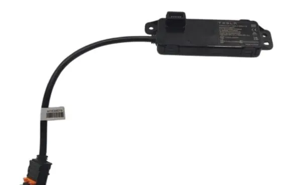 Tesla Model 3 USB control unit 177199300J