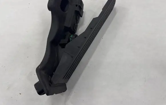 Volkswagen PASSAT CC Accelerator throttle pedal 1K1723503AJ 6PV01103901