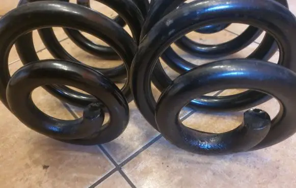 Volkswagen Transporter - Caravelle T4 Rear coil spring 9923K9K