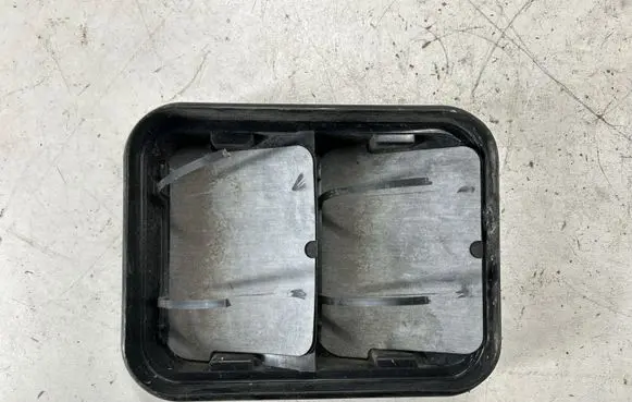 Nissan Rogue Quarter panel pressure vent 76804ED50A