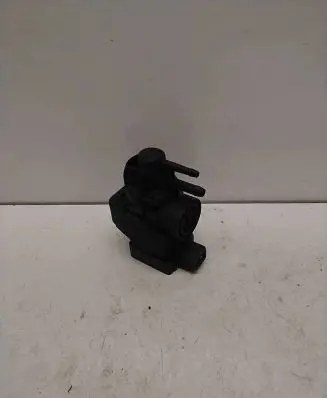 Vacuum valve