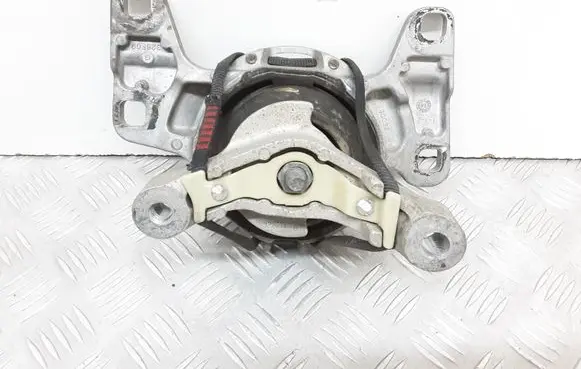 Volvo V40 Engine mount bracket 326F11 326F09