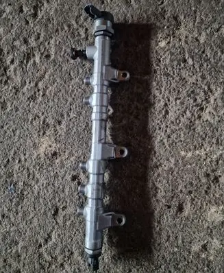 Hyundai Santa Fe Fuel main line pipe