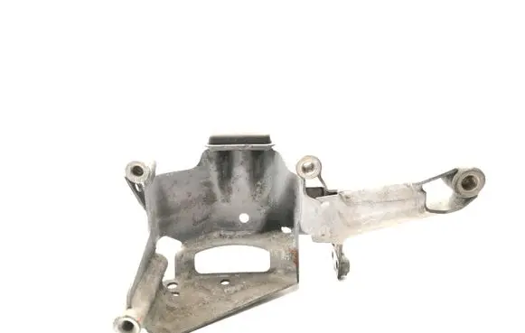 Audi A8 S8 D4 4H Engine mounting bracket 4H0399059E
