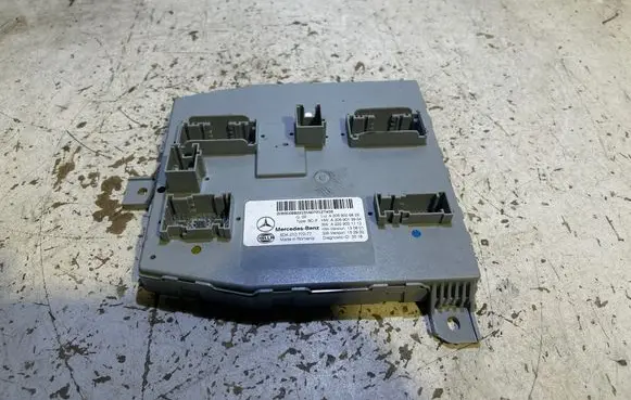 Mercedes-Benz C W205 Comfort/convenience module A2059006822 A2059013904 A2229021112