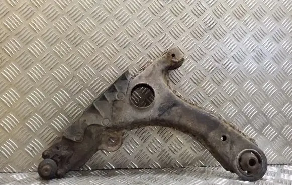 Volkswagen PASSAT B4 Front lower control arm/wishbone 357407157