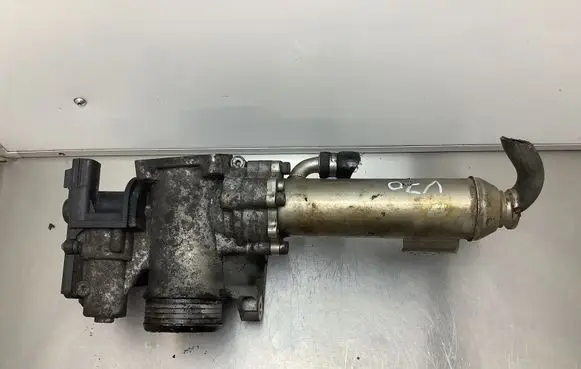 Volvo V70 EGR valve cooler 880182B 31219874