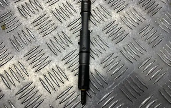 Audi A6 S6 C5 4B Fuel injector 059130201F