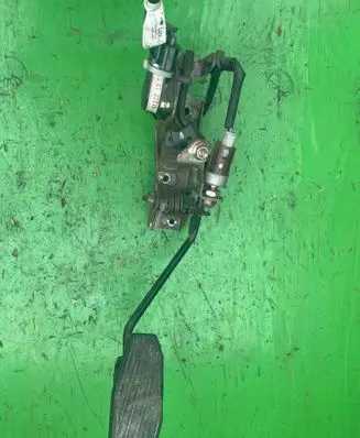 Mazda 626 Accelerator throttle pedal