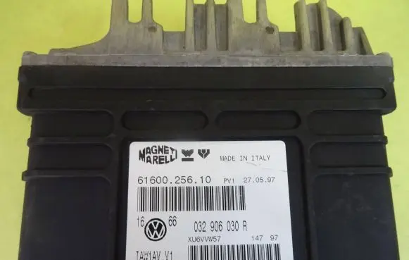 Volkswagen Golf III Engine control unit/module 032906030R 61600.256.10