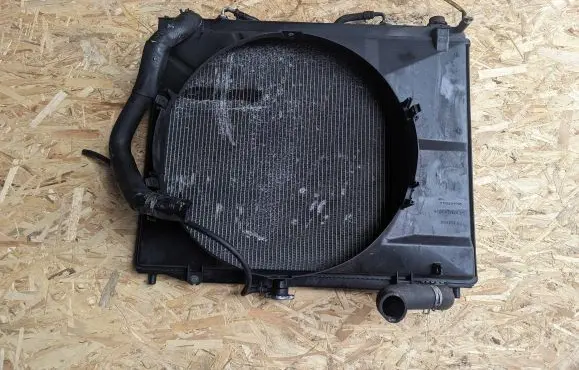 Mitsubishi Pajero Coolant radiator MR404894 MR497044