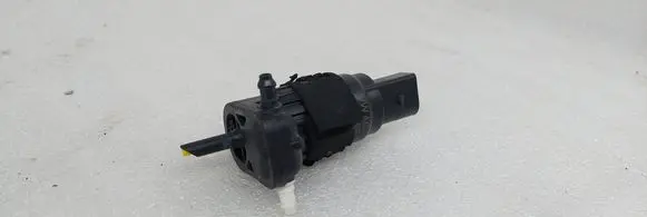 Audi Q8 Windscreen/windshield washer pump 8K9955647