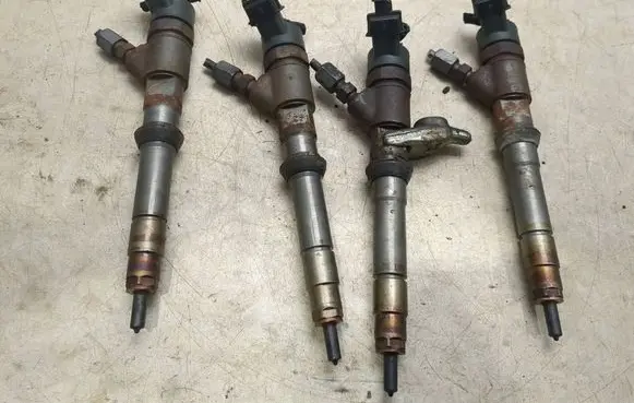 Iveco Daily 35 - 40.10 Fuel injectors set 0445110435
