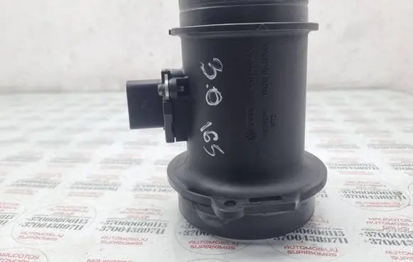 Volkswagen Touareg I Mass air flow meter 059906461K