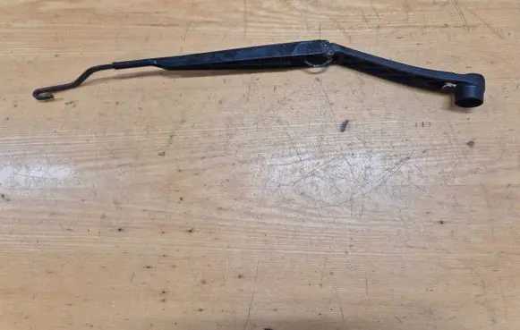 Hyundai Sonata Front wiper blade arm