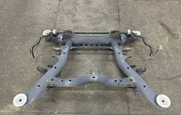 Volkswagen Touareg II Rear subframe 