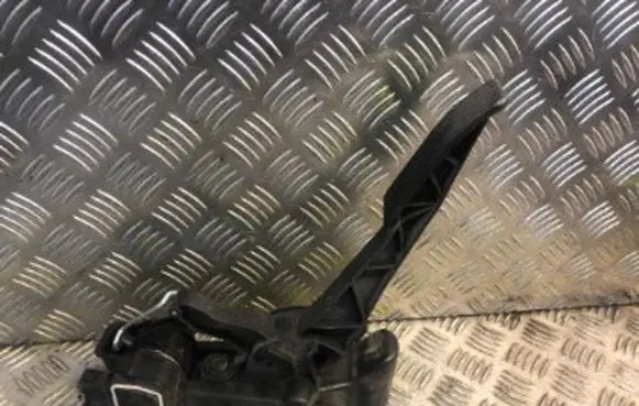 Mercedes-Benz A W169 Accelerator throttle pedal 1693000204