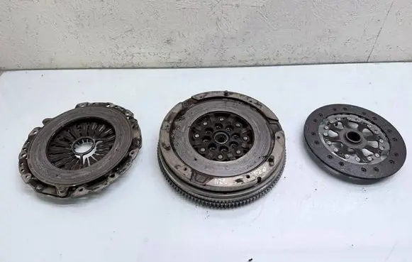 BMW 1 F20 F21 Clutch set kit 7614325 8605488 7614326