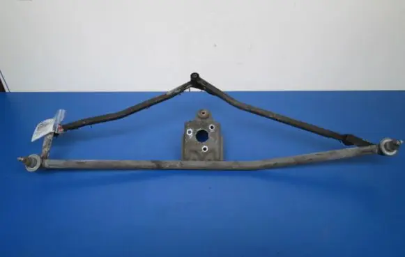 Renault Master I Front wiper linkage and motor