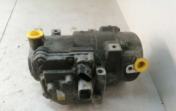 Toyota RAV 4 (XA40) Air conditioning (A/C) compressor (pump) 0422000533 13450
