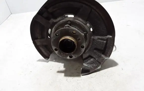 BMW 5 F10 F11 Rear wheel hub 6796099