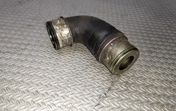 Volkswagen Golf V Intercooler hose/pipe 038131111B