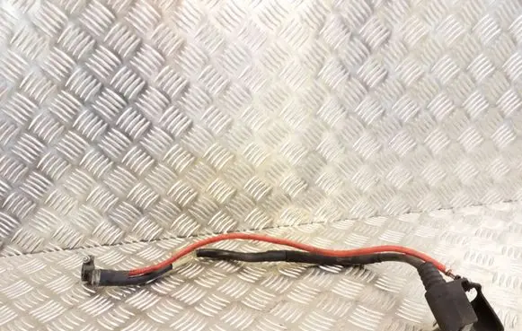 Volkswagen Golf V Positive cable (battery) 1K0974098 YJJ